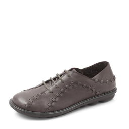 天美意2012春季深棕色牛皮男單鞋評測 經(jīng)典設計與實用性的結合